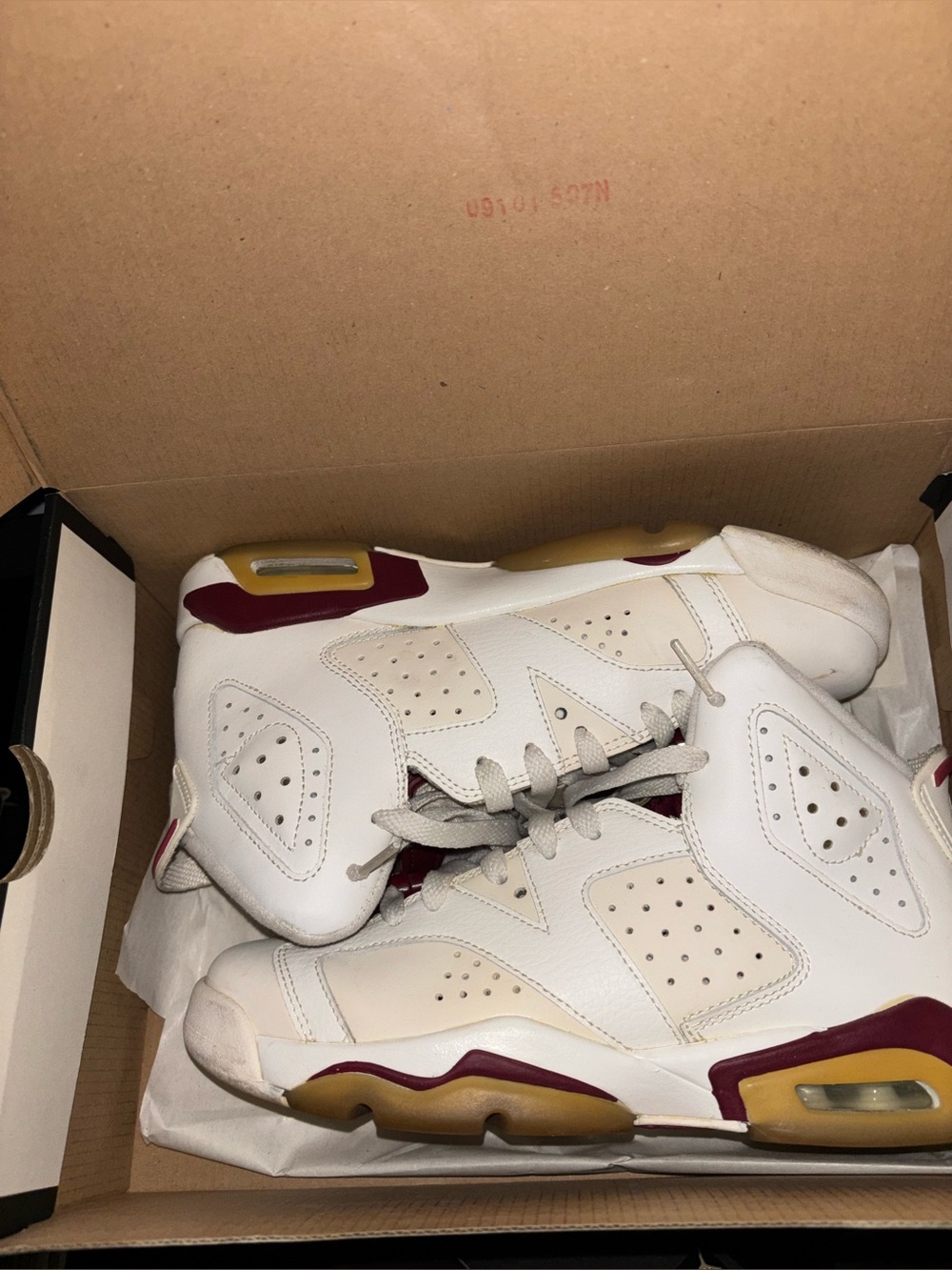 Air Jordan Maroon 6 Boys Gradeschool size 6Y
